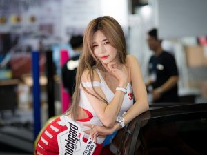 191003-04 Han Gaeun – 2019 Seoul Auto Salon